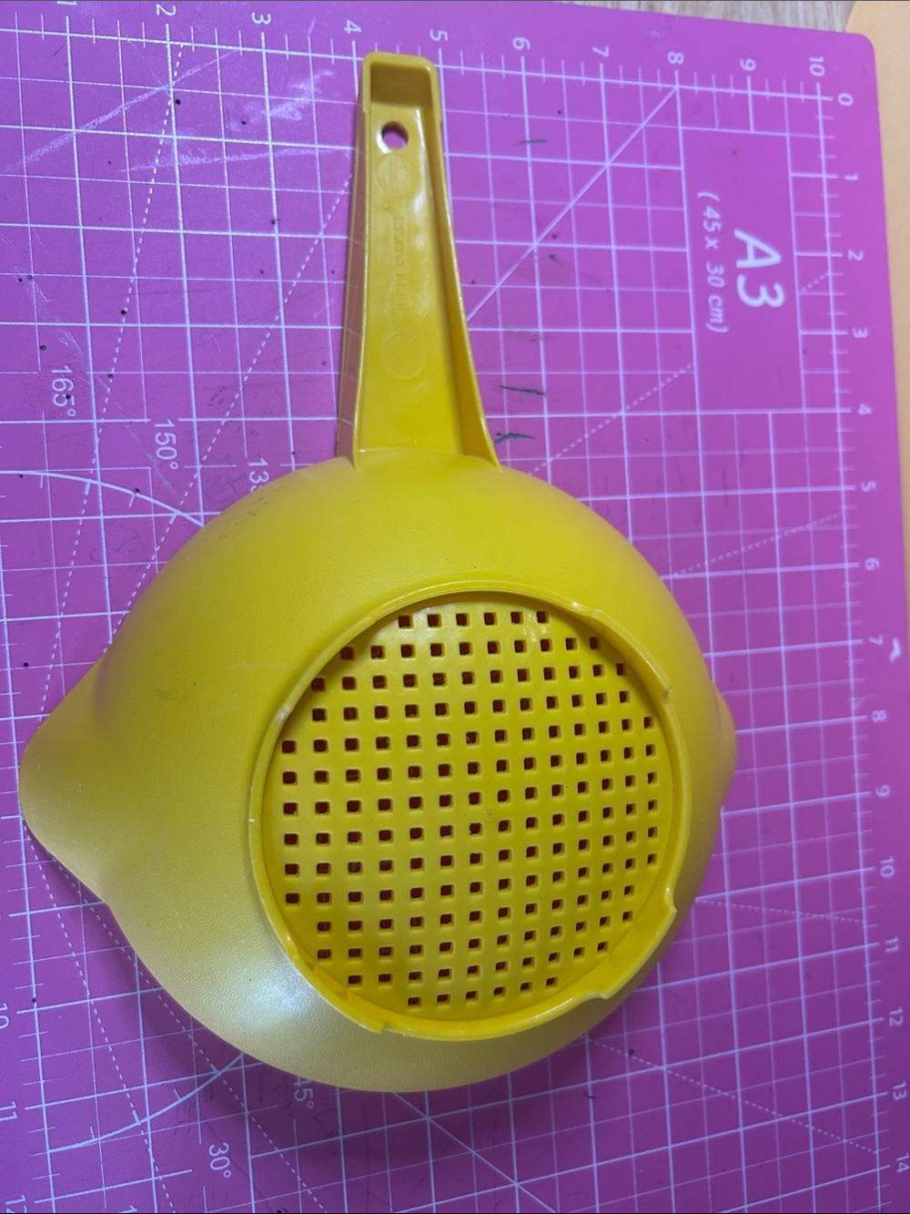 Tupperware Yellow Plastic Strainer with Handle